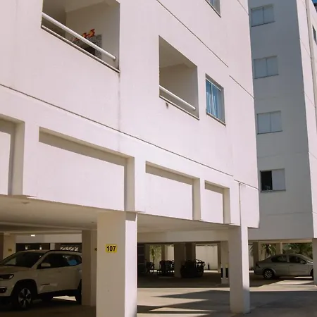 Apto no Itaguá, 2 dts, wifi, piscina e ar condicionado-2